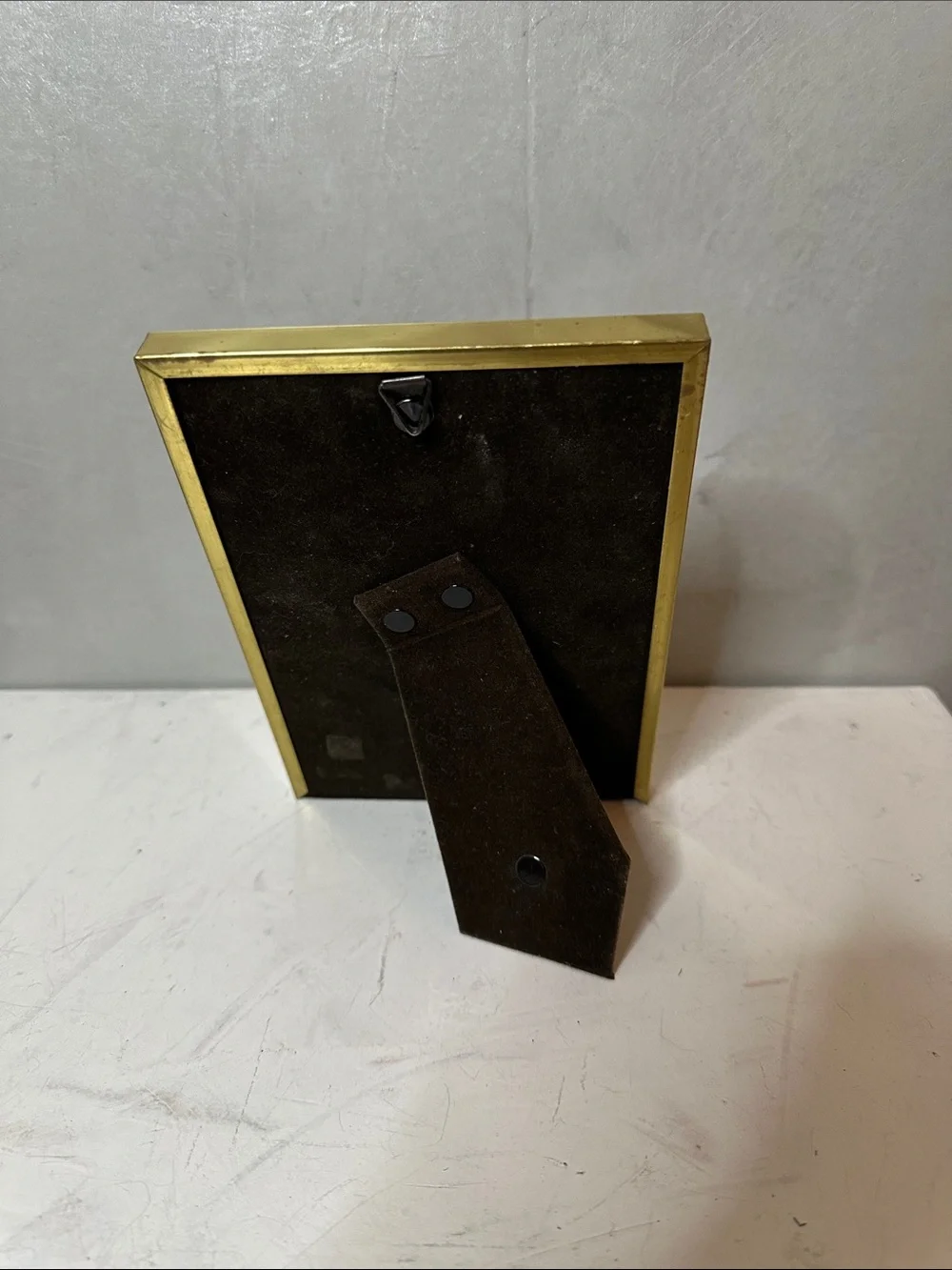 VINTAGE ORNATE GOLD METAL PICTURE FRAME FITS 5X7